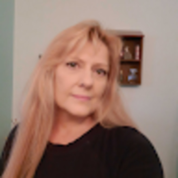 Meet your Posher, Kelly - Picture 1 of 1